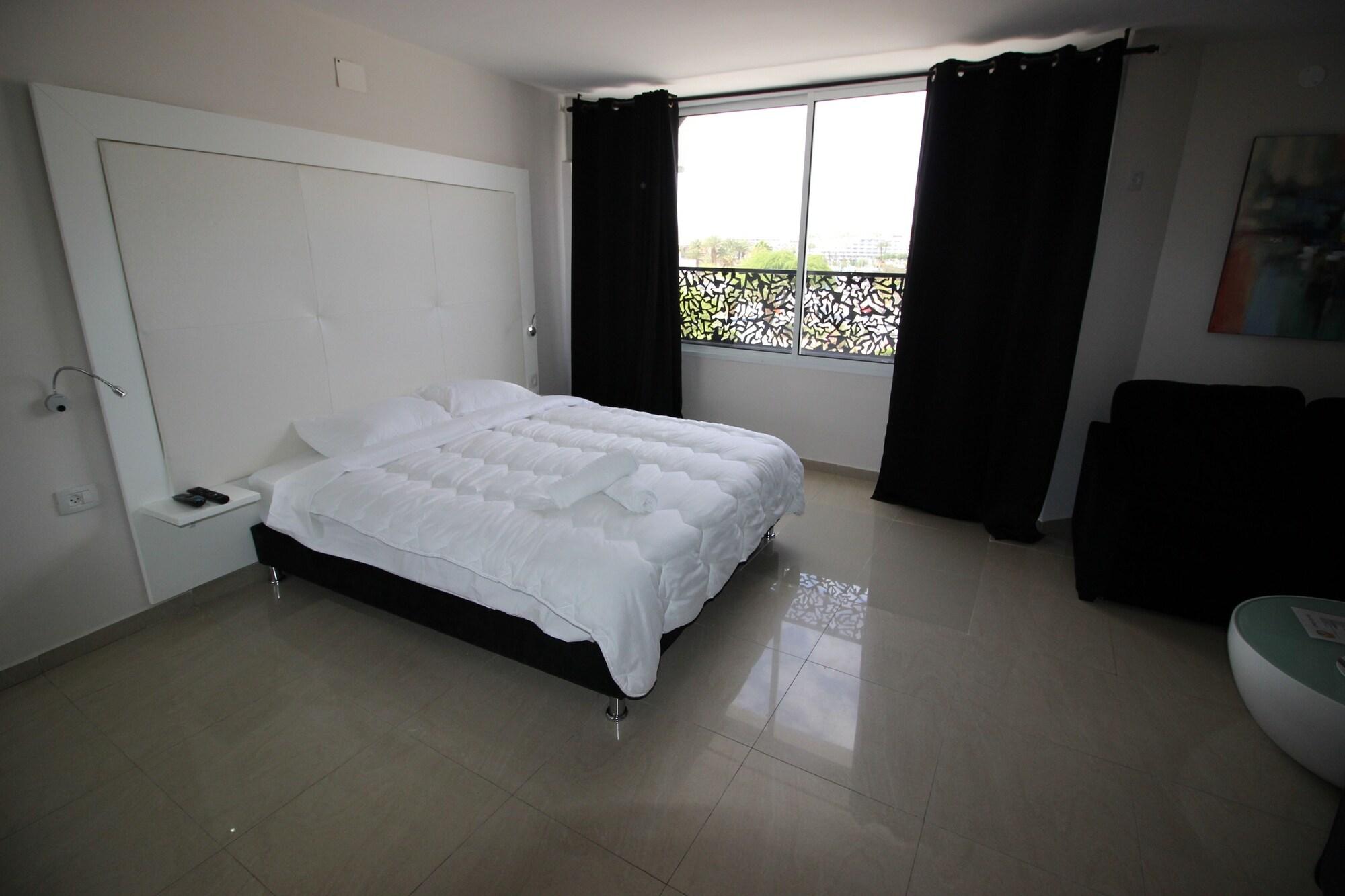 Rich Royal Eilat