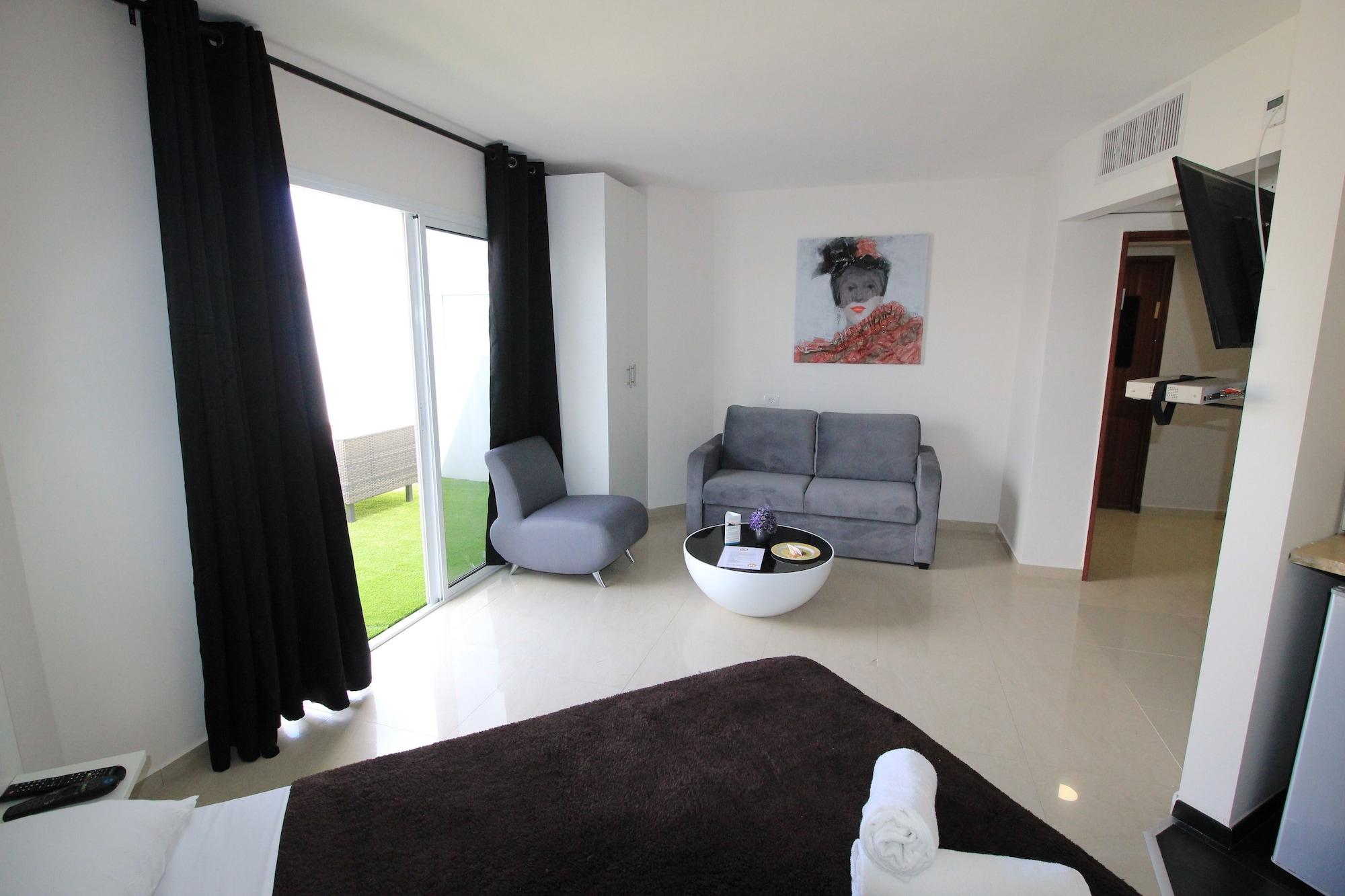 Hotel Rich Royal 3*