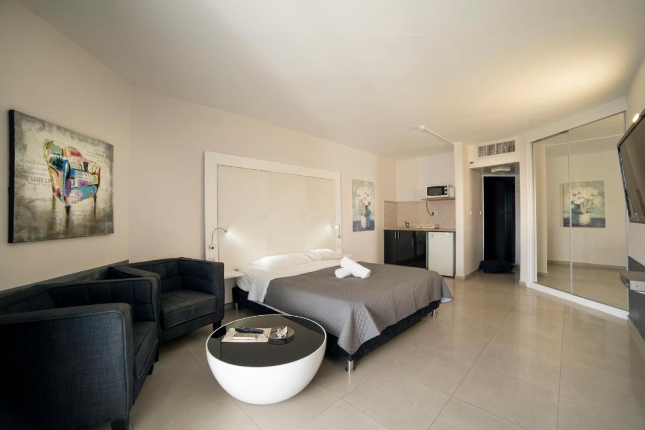 Rich Royal Hotel